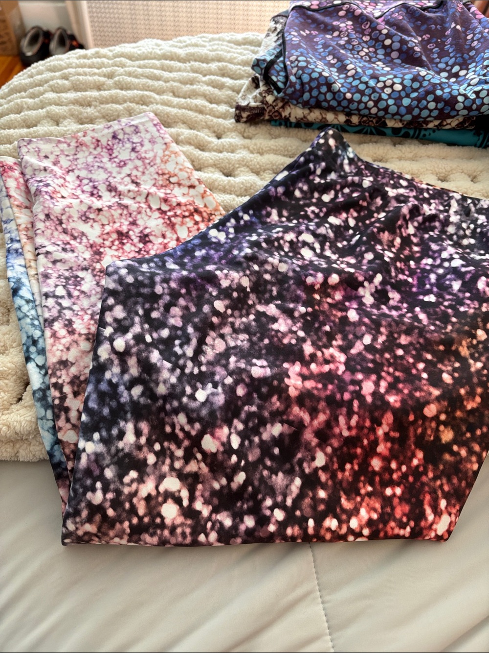 Abstract Speckled Capri Leggings - Purple, Pink, Black